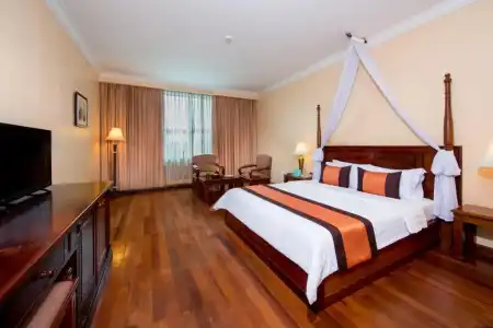 Pacific & Spa - 72