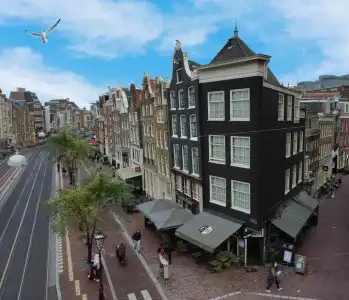 Corner House - 10