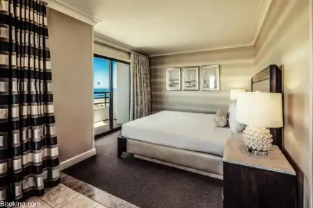 The Waterfront Beach Resort, A Hilton - 173