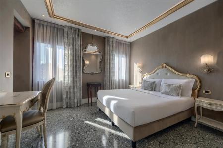 Olimpia Venice, BW signature collection - 75