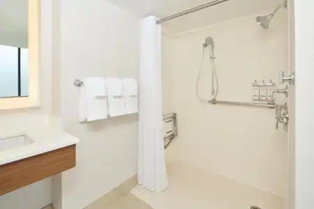 Holiday Inn Express WAIKIKI by IHG - 66