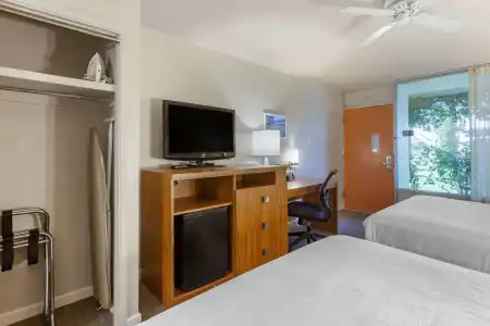 Magnuson Papago Inn - 3