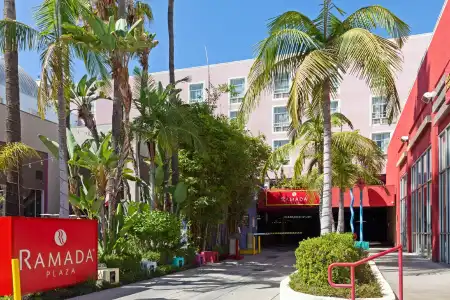 Ramada Plaza by Wyndham West Hollywood & Suites - 25