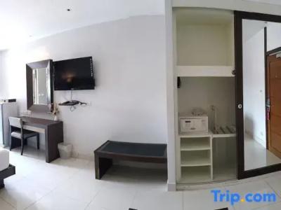 April Suites - 107