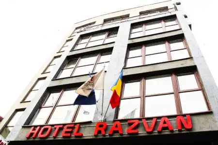 Razvan - 0