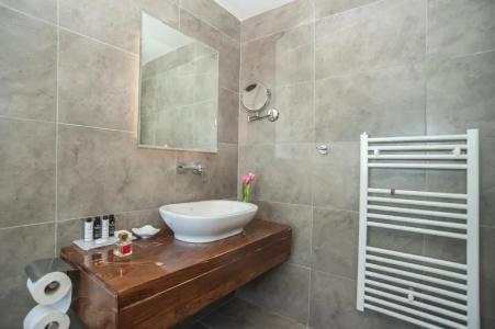 Fedriades Delphi - 207