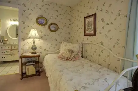 Blue Mountain Mist Country Inn & Spa - 43