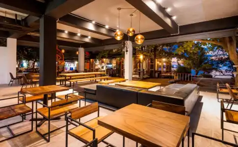 Savage Hostel - 15