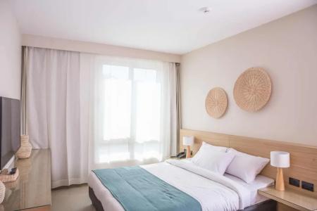 Redcon Suites - 318