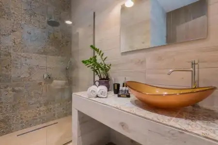 Aeolos Boutique and Suites - 25