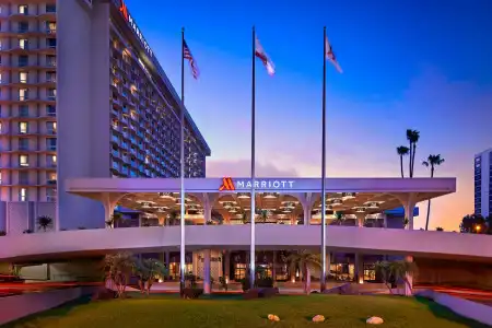 Los Angeles Airport Marriott - 18