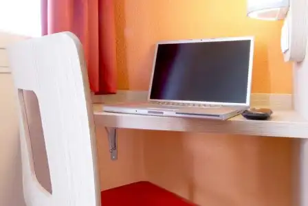 Hôtel Première Classe Toulouse Nord - Sesquières - 38