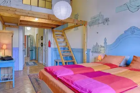 Lavender Circus Hostel, Doubles & Ensuites - 20
