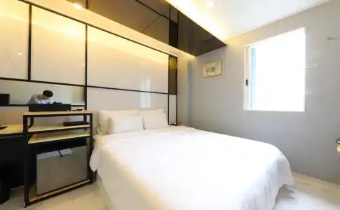 HY Realty - 4