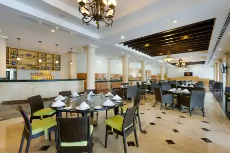 Courtyard By Marriott Cancun Airport - 27
