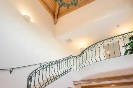 The Stradella Court Mansion - 11