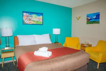 Bowmont Motel - 70
