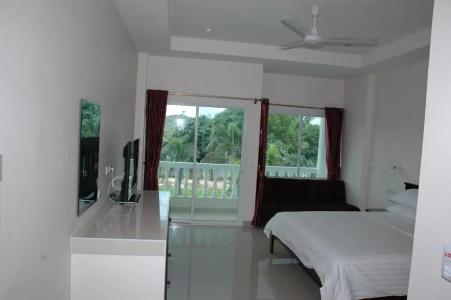 East Shore Resort - 8