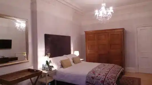 Antler Guest House - 6
