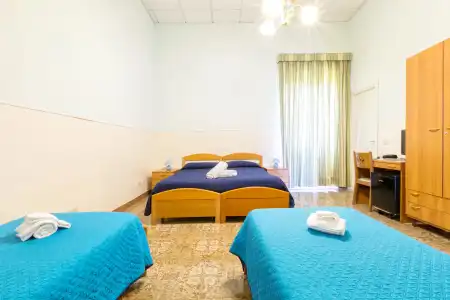 Sisters Hostel - 30