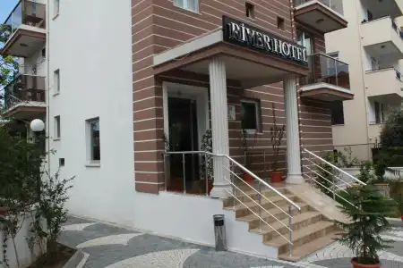River Boutique - 2