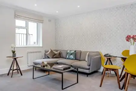 Queensgate Court - 84