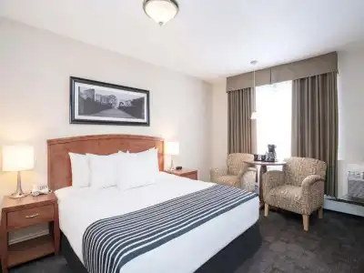 Sandmans & Suites Calgary West - 50