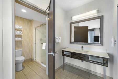 Hampton Inn & Suites Bend - 49