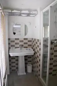 Hôtel Les 3 Poussins - 64