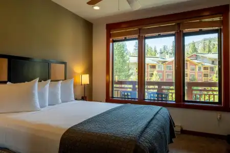 The Village Lodge - 13