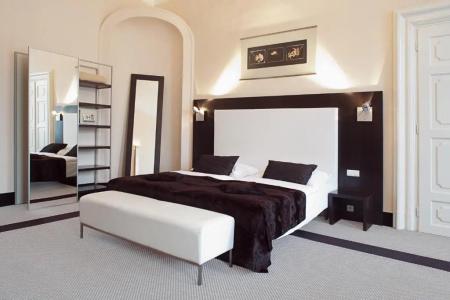 Old Town Square Residence by Emblem - 64