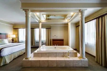 Monte Carlo Inn Barrie Suites - 57