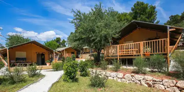 Arena One 99 Glamping - 21