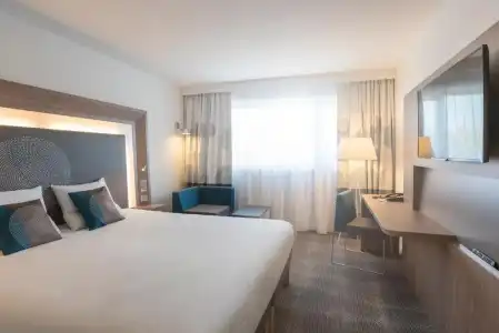 Novotel Chartres - 86
