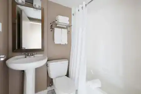 2500 Penn, a Placemakr Experience - 32