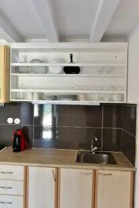Douskos Guesthouse - 211