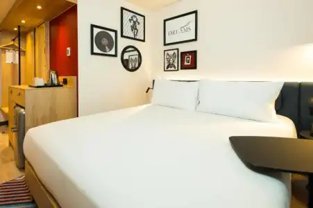 Hampton by Hilton London Park Royal - 40