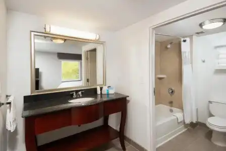 Hampton Inn & Suites Barrie - 41
