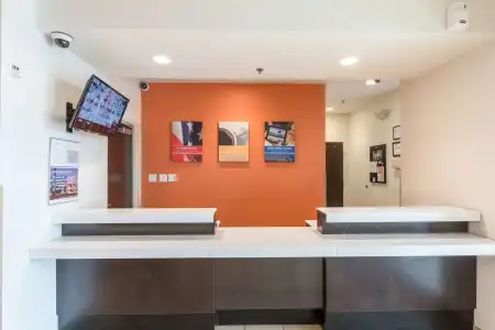Motel 6 Laredo, TX - Airport - 11