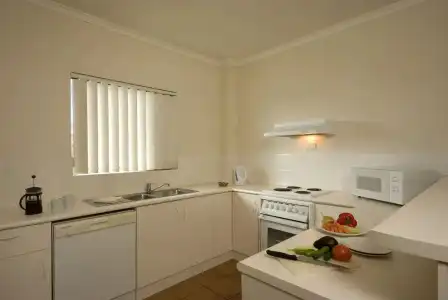 Tropic Towers Apartments - 101