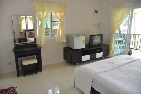 Pranee Beach Bungalows - 26
