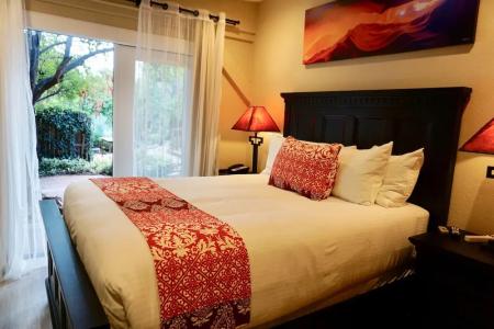 Lantern Light Inn - Romantic Getaway - 37