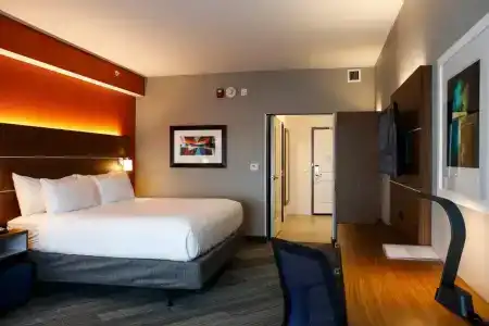 Holiday Inn Express & Suites Louisville Downtown by IHG - 54