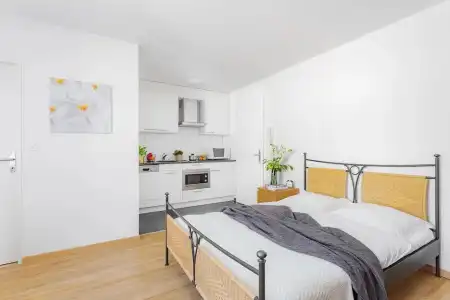Apartments Swiss Star University - 1