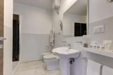 Little Rhome Suites - 39