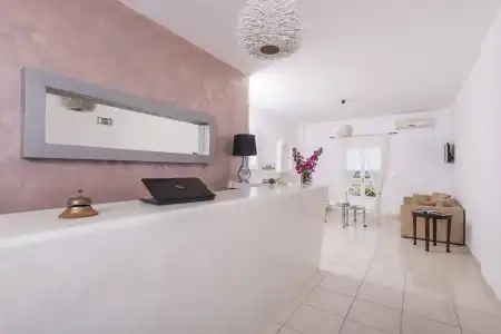 Bella Santorini - 1