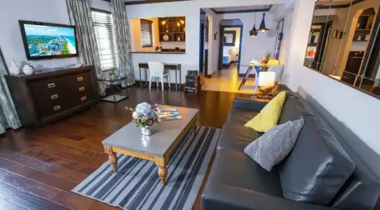 Lincoln Arms Suites - 96