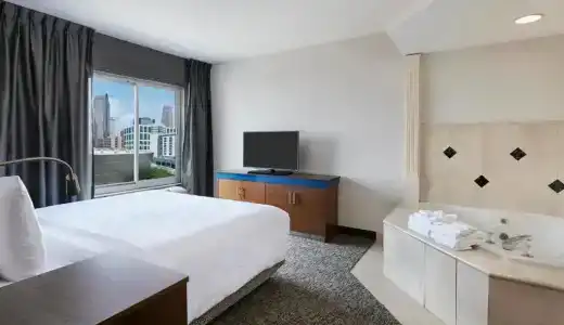 Hilton Garden Inn Charlotte Uptown - 64