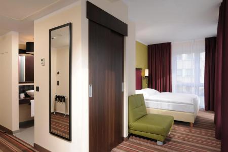 Leonardo Berlin - 28