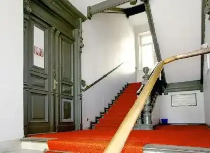Gay Youth Hostel - 8